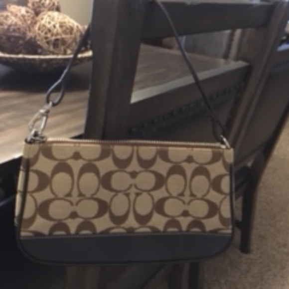 Coach Handbags - 🎃Coach Purse (NWOT)